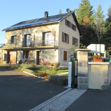 Bed and Breakfast La Cle Des Champs Murol Exterior foto